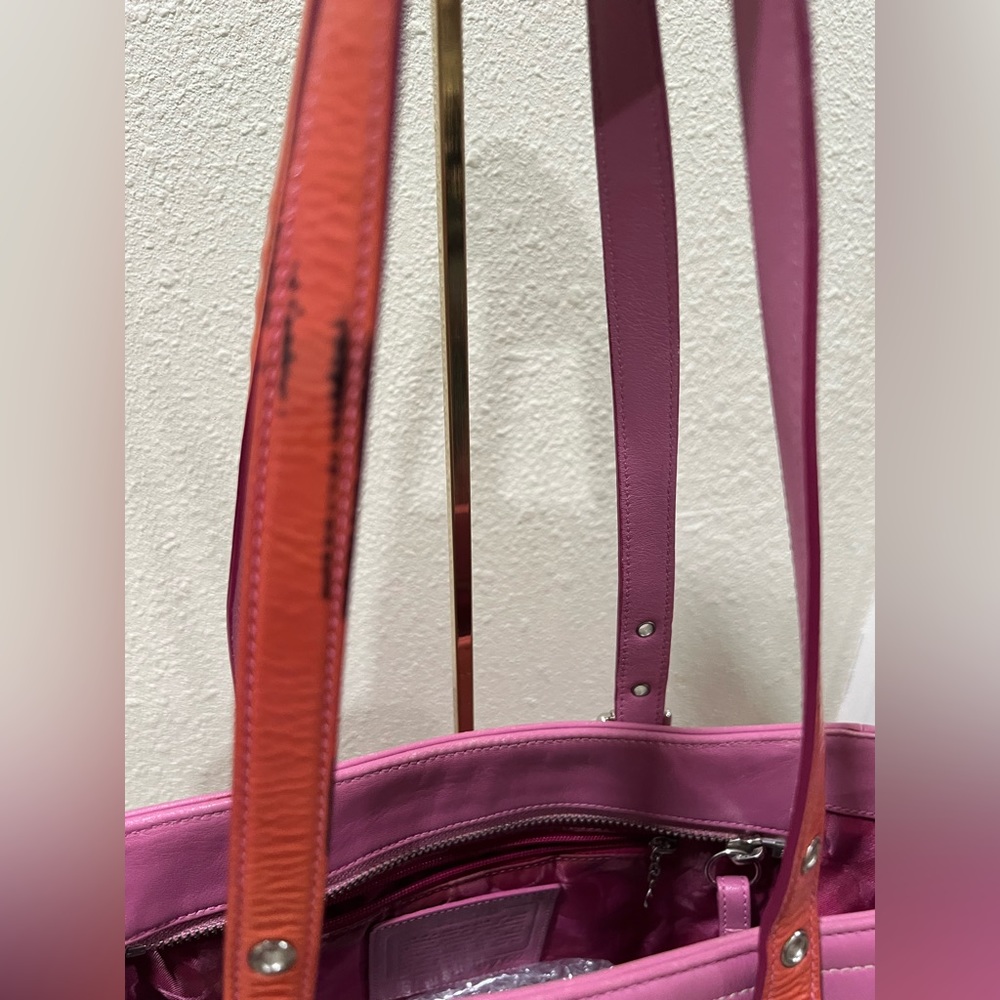 COACH Gallery Pink Leather Tote Bag-Authentic - Picture 9 of 16